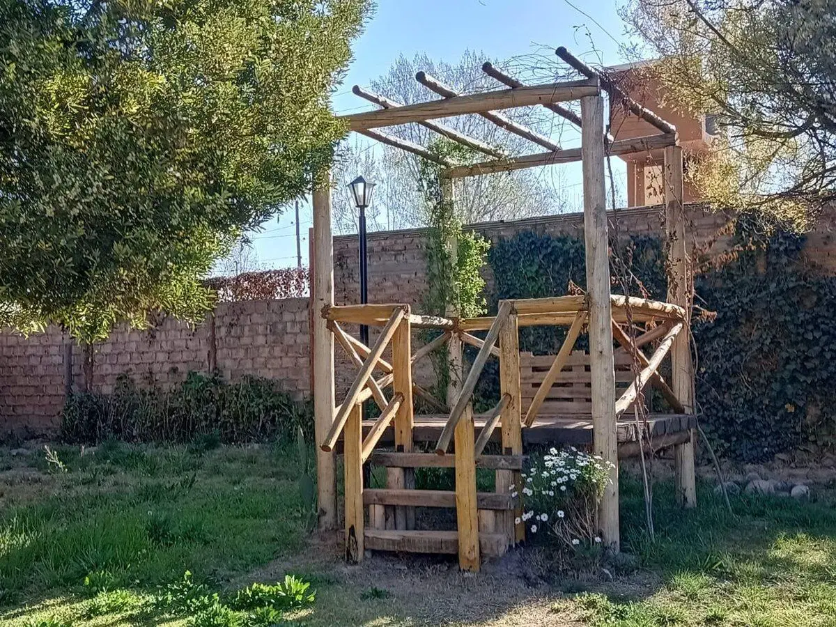 CABAÑA, QUINCHO Y PILETA EN LUNLUNTA, LOTE 1500 m2 5