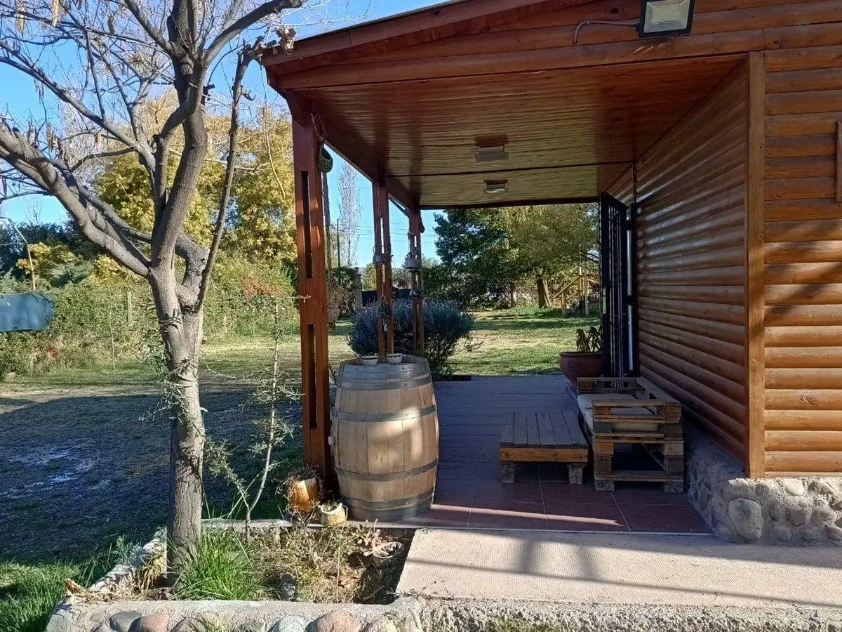 CABAÑA, QUINCHO Y PILETA EN LUNLUNTA, LOTE 1500 m2 3