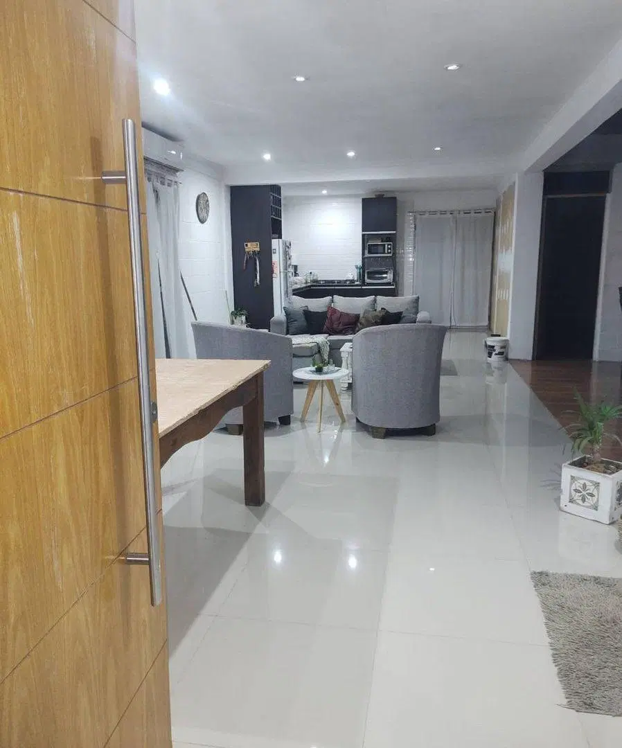 Venta Casa en Russel Maipú 3