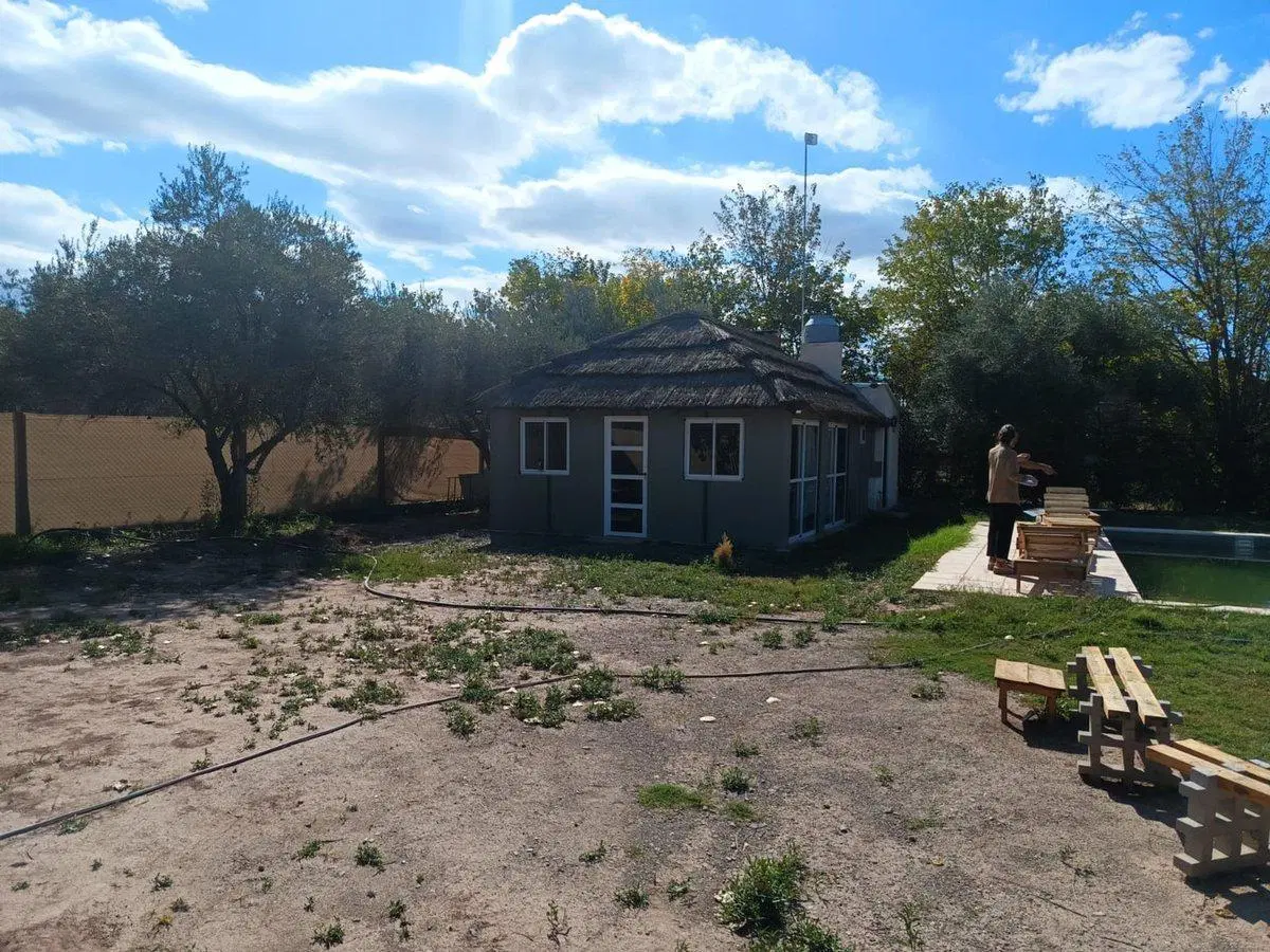 VENTA DE QUINCHO +PILETA, GUAYMALLEN 3