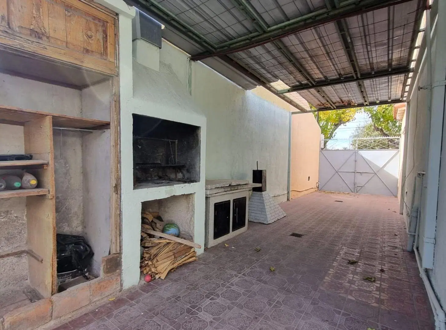 CASA CON PILETA EN VENTA VILLANUEVA-GUAYMALLEN 3
