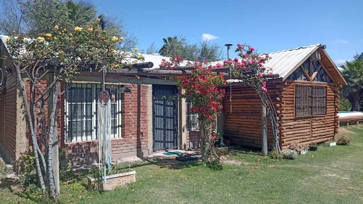 VENTA DE  CASA QUINTA CON PILETA EN MAIPU 3