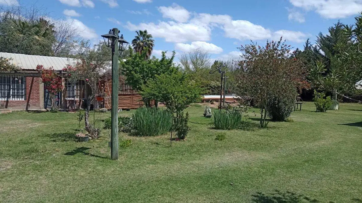 VENTA DE  CASA QUINTA CON PILETA EN MAIPU 8
