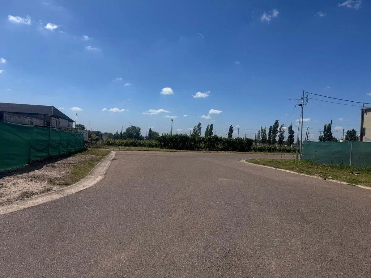 VENTA LOTE 500 M BARRIO PRIVADO LUJAN APTO CREDITO 4