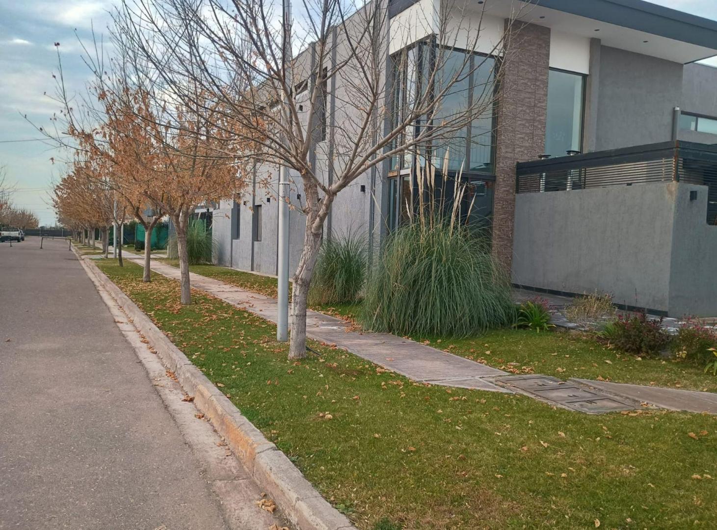 CASA EN VENTA EN LUJAN DE CUYO
