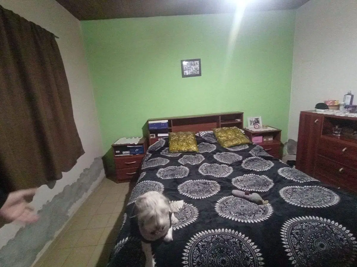 VENTA DE CASA (4 AMBIENTES) EN LAS HERAS 5