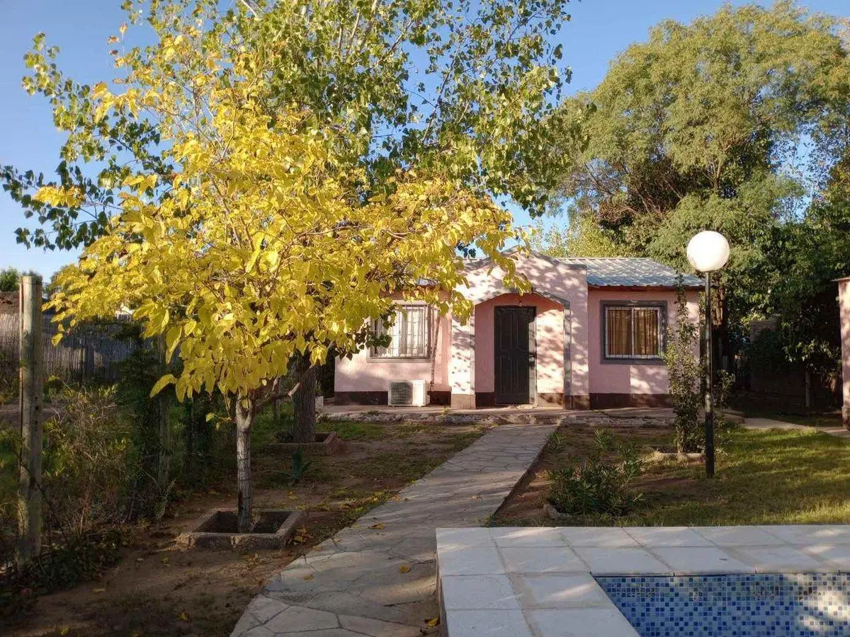 VENTA Casa con pileta y quincho en  El Carrizal 5