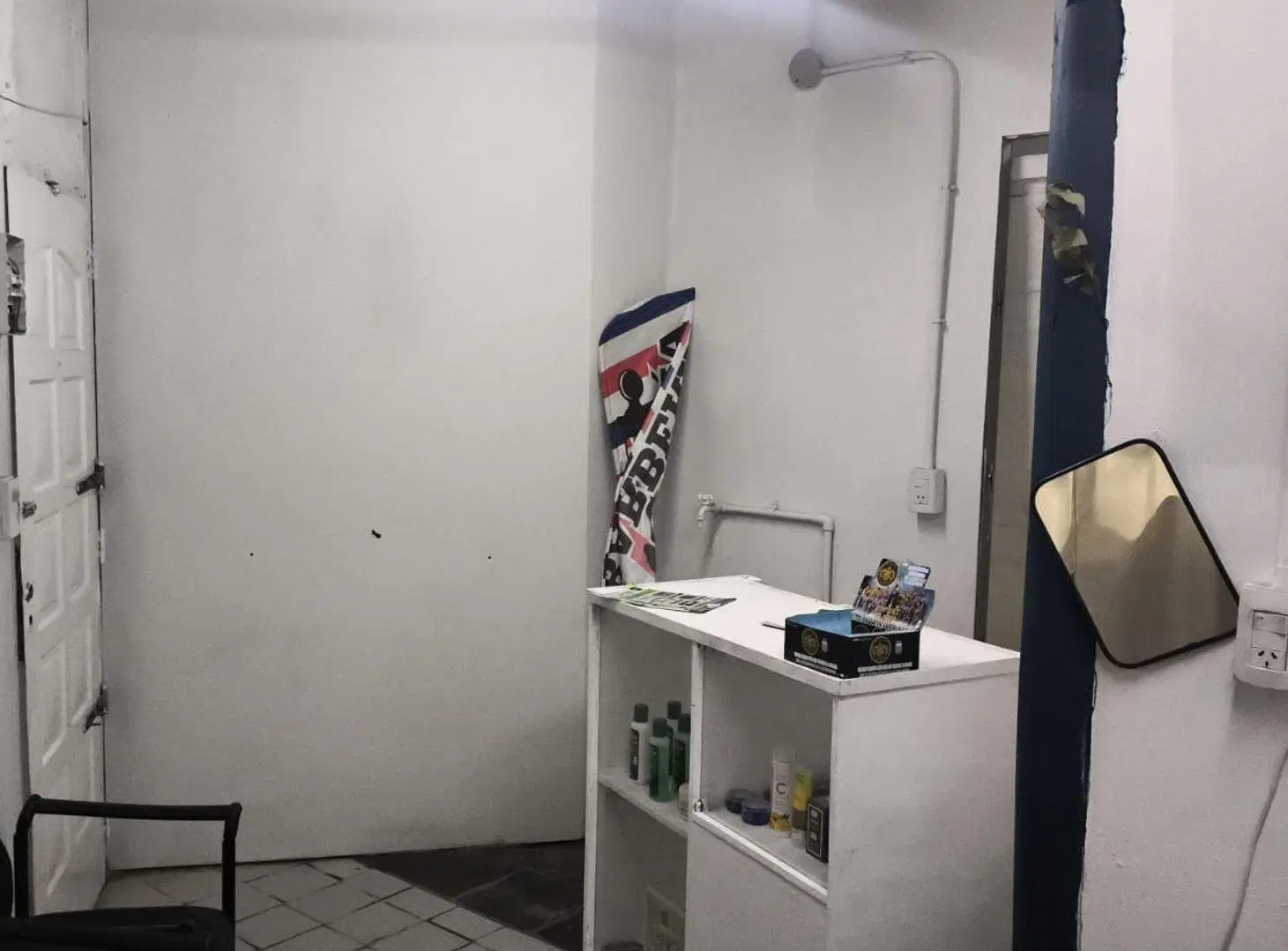 VENTA DE 3 LOCALES COMERCIALES Y DEPARTAMENTO 5
