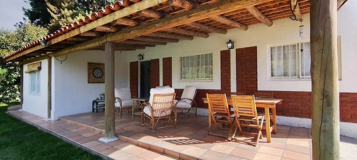 Alquiler de Casa con Pileta en Lunlunta, Maipú 3