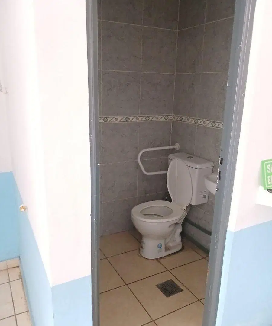 ALQUILO LOCAL COMERCIAL/OFIC cercano Plaza G.CRUZ 4