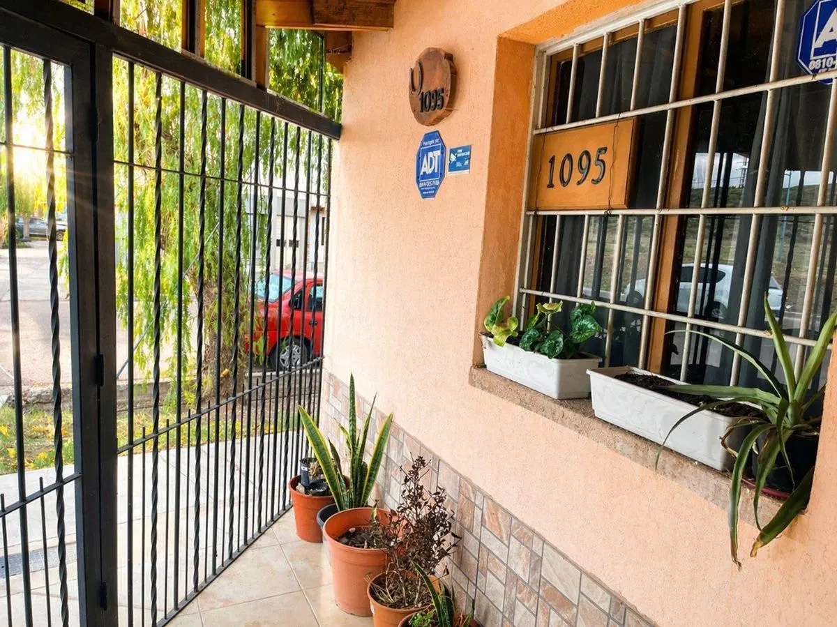 CASA EN VENTA - Barrio Brasil Godoy Cruz 4