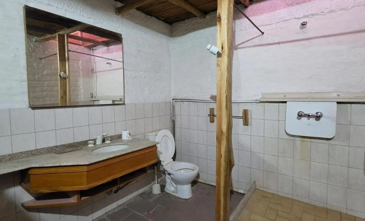 Alquiler oficinas/Casa con salón y pileta Acc.Sur 4