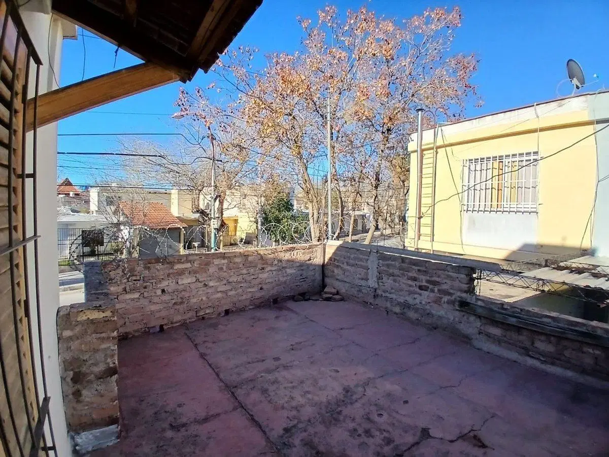 VENTA CASA ESQUINA GODOY CRUZ 4