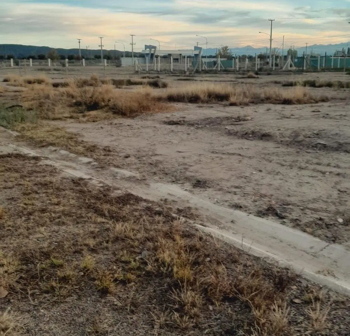 Venta de lote en Lunlunta 3