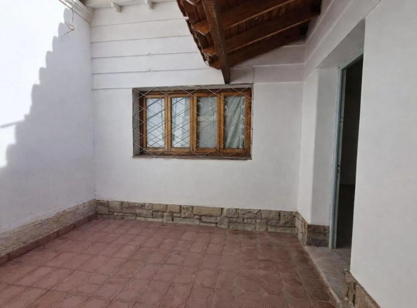 CASA CON PILETA EN VENTA VILLANUEVA-GUAYMALLEN 2