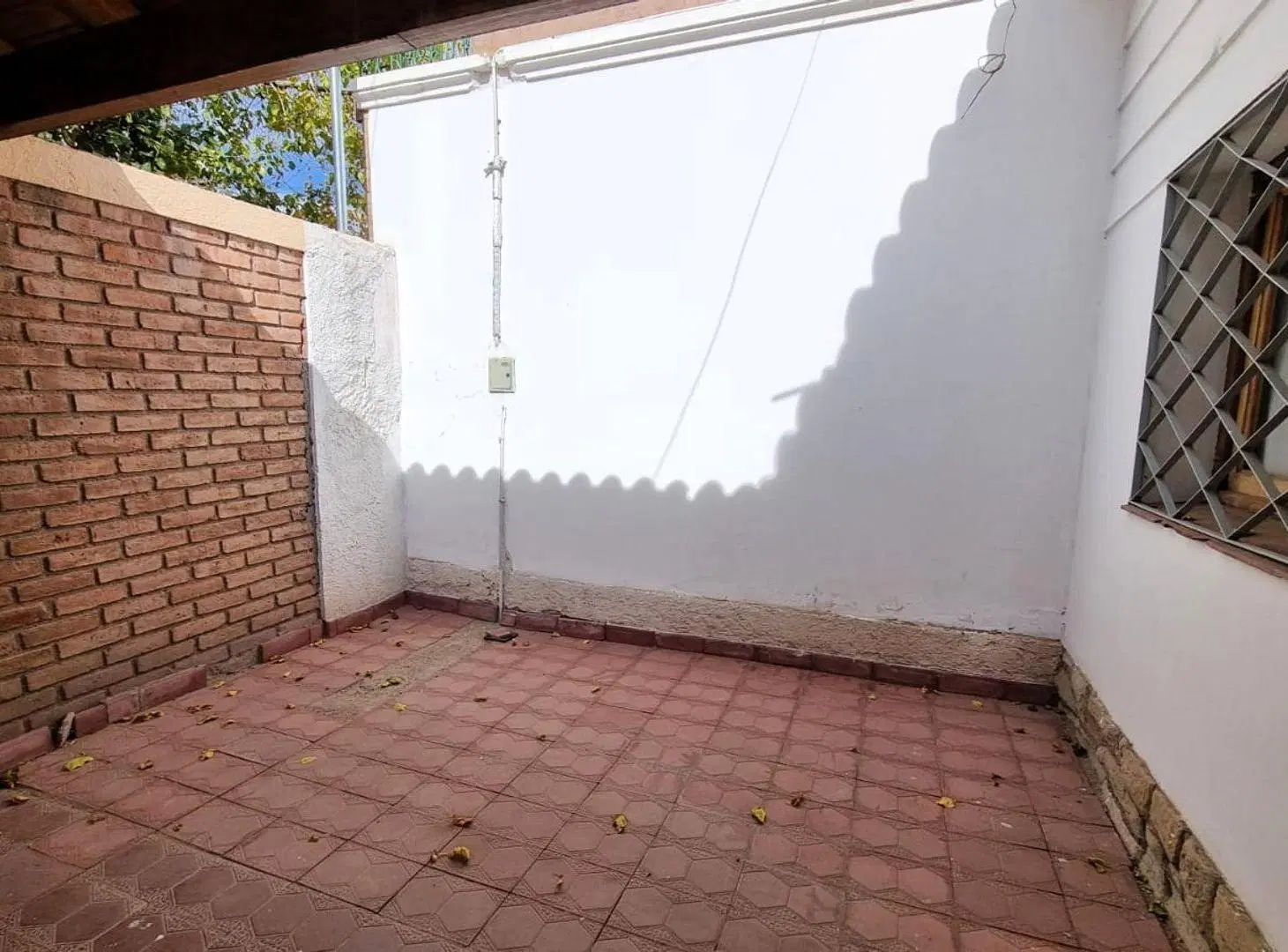 CASA CON PILETA EN VENTA VILLANUEVA-GUAYMALLEN 4