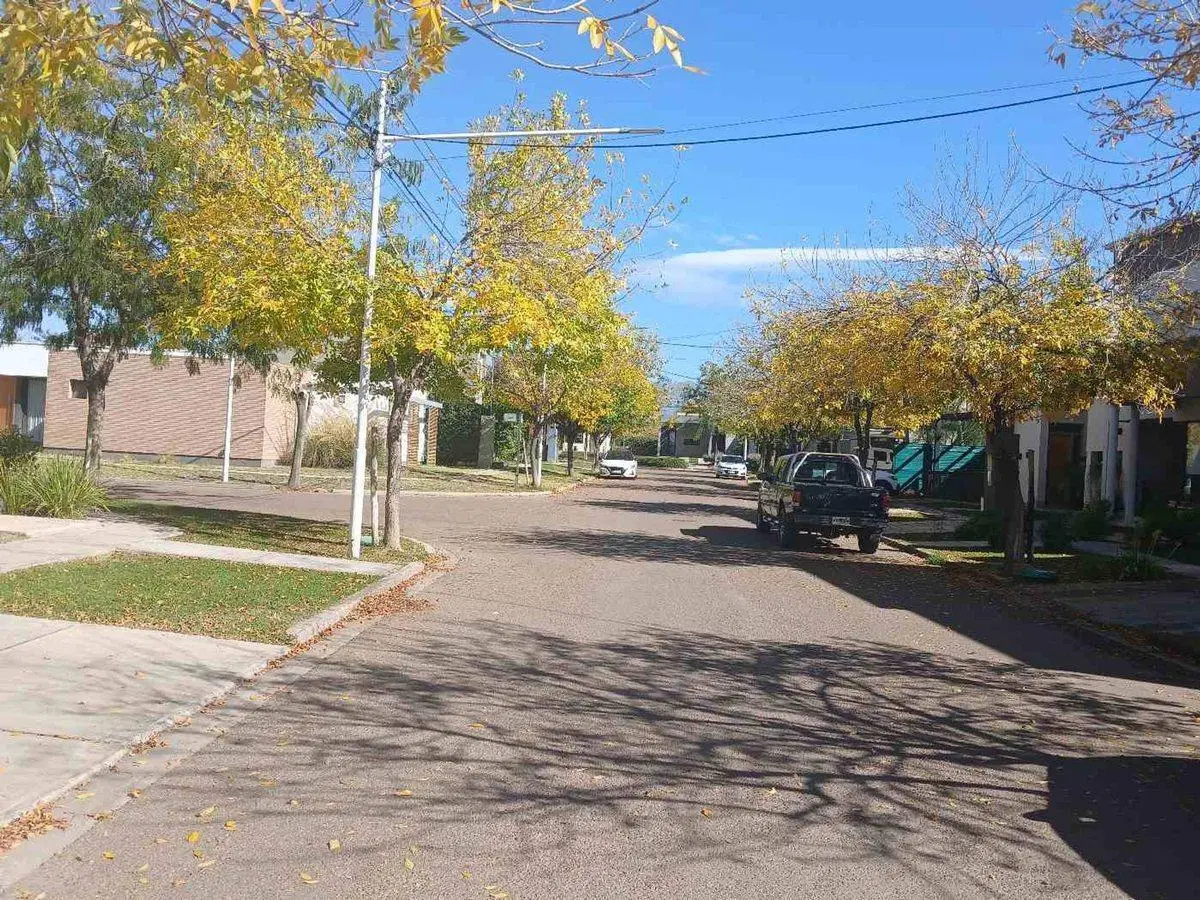 CASA A ESTRENAR-LUJAN DE CUYO 2