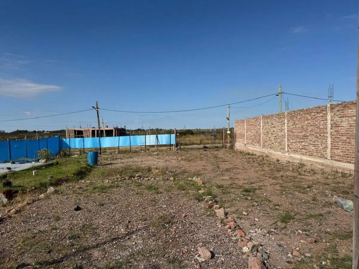 LOTE EN BARRIO LOS CARDOS II, NO PRIVADO, CERRADO 5