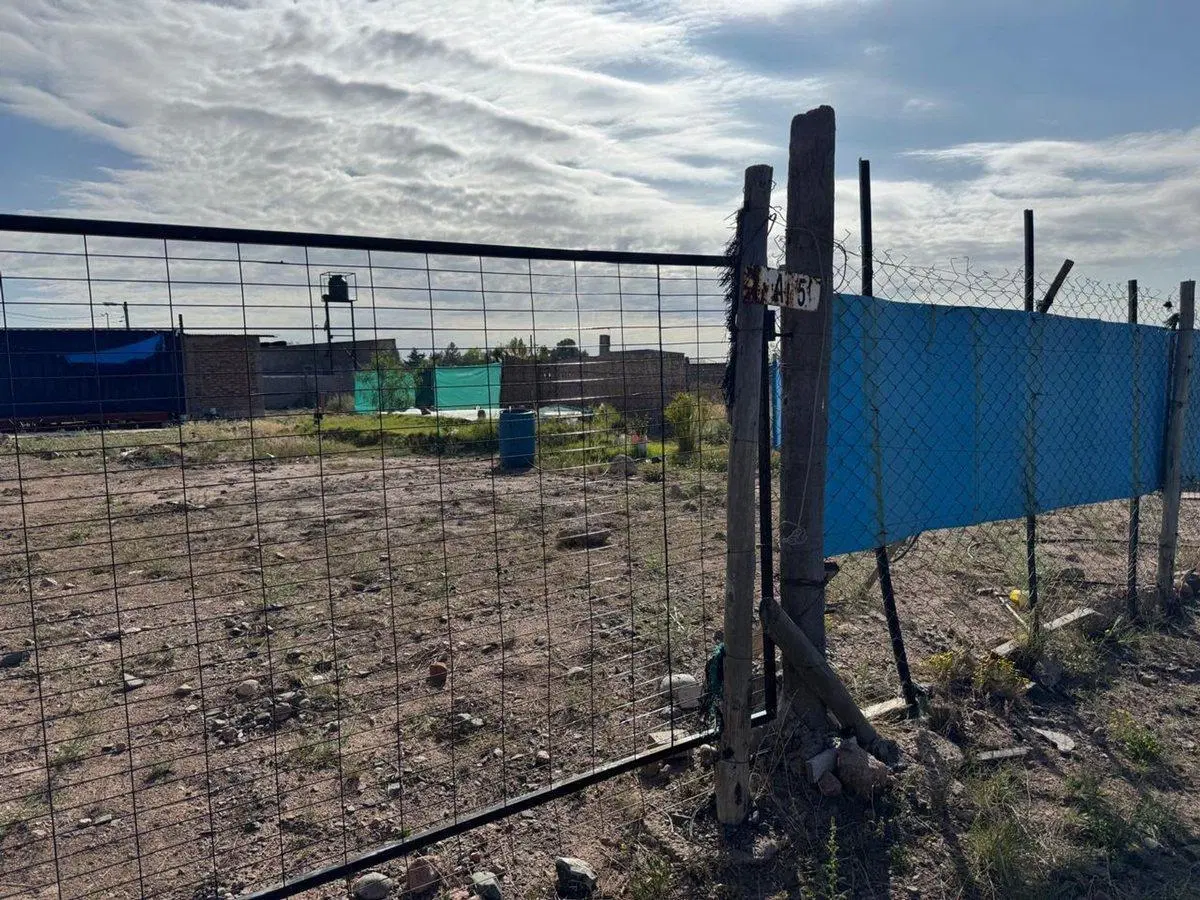LOTE EN BARRIO LOS CARDOS II, NO PRIVADO, CERRADO 4