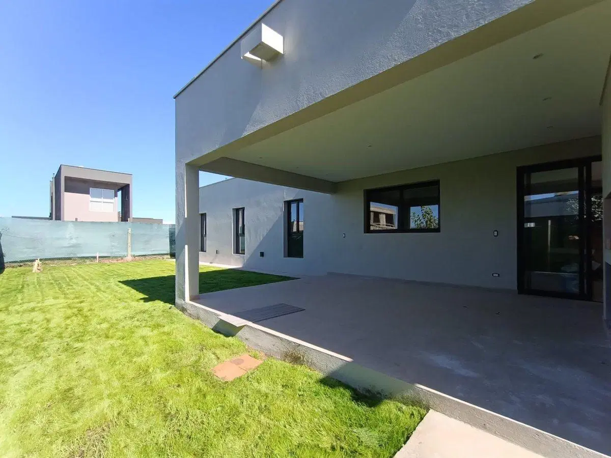 CASA A ESTRENAR BARRIO TIERRAS ALTAS, CARRODILLA 5