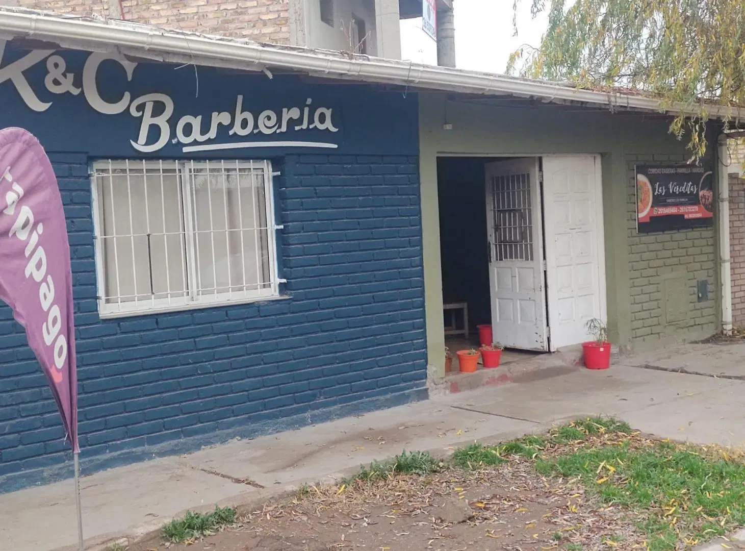 VENTA DE 3 LOCALES COMERCIALES Y DEPARTAMENTO 2