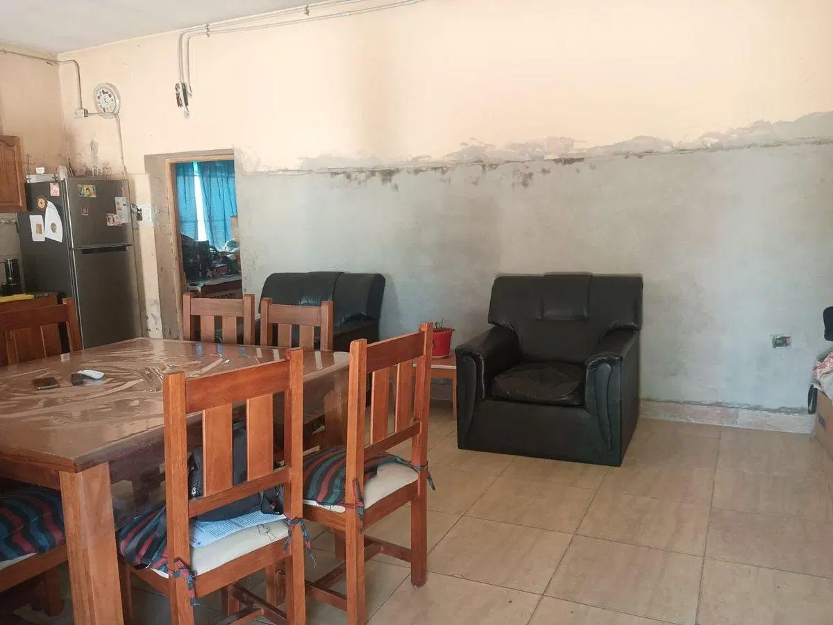 CASA A LA VENTA(4 AMBIENTES) LAS  HERAS 8