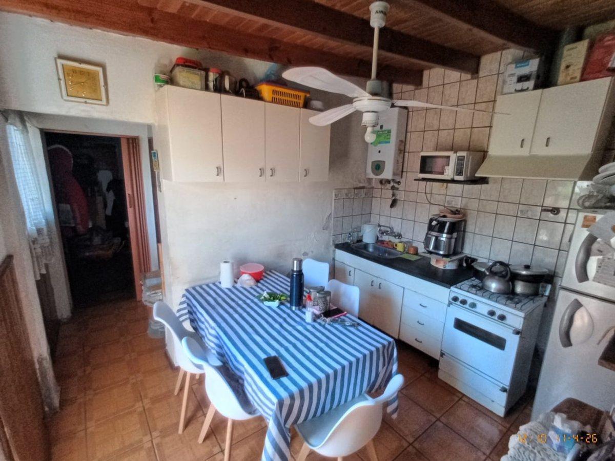 Foto de VENTA OPORTUNIDAD CASA + DEPARTAMENTO GODOY CRUZ, imagen 3