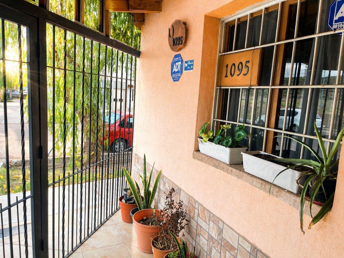 Foto de CASA EN VENTA - Barrio Brasil Godoy Cruz, imagen 2
