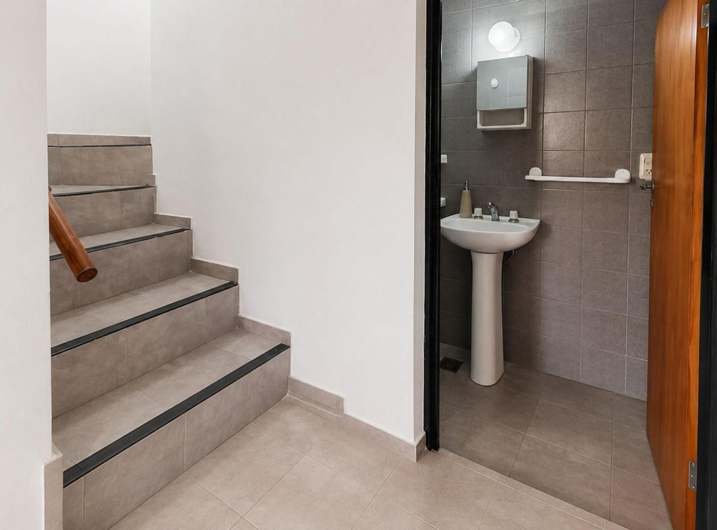 Foto de VENTA DÚPLEX 2 DORMITORIOS CIUDAD DE MENDOZA, imagen 3