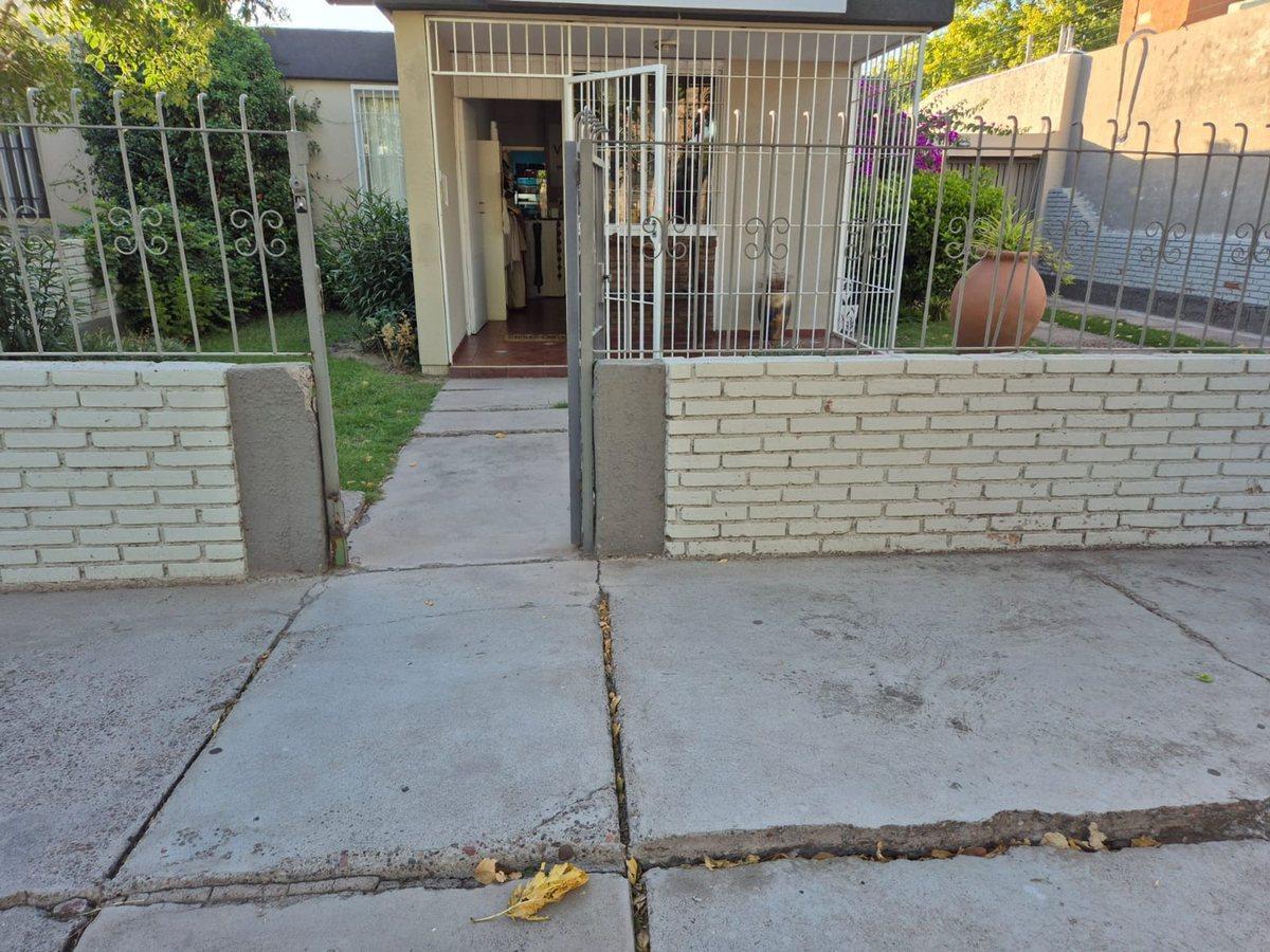 Foto de Venta de casa en 2do B° CEC de San Martín, Mza, imagen 1
