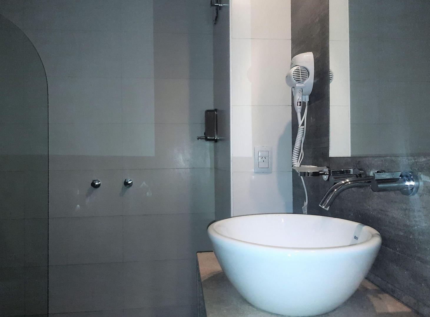 Foto de Venta Monoambiente apto oficina/profesional-Luján, imagen 2