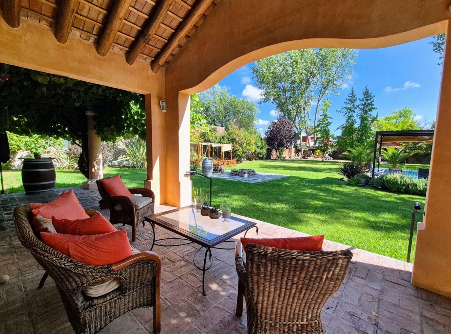 Foto de VENTA CASA ESTILO COLONIAL - CHACRAS DE CORIA, imagen 5