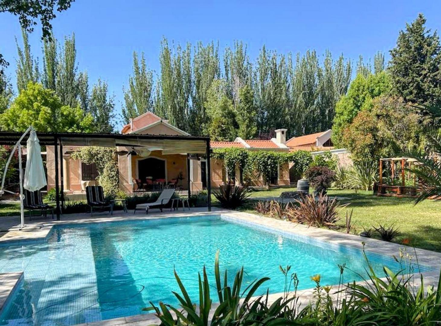 Foto de VENTA CASA ESTILO COLONIAL - CHACRAS DE CORIA, imagen 3