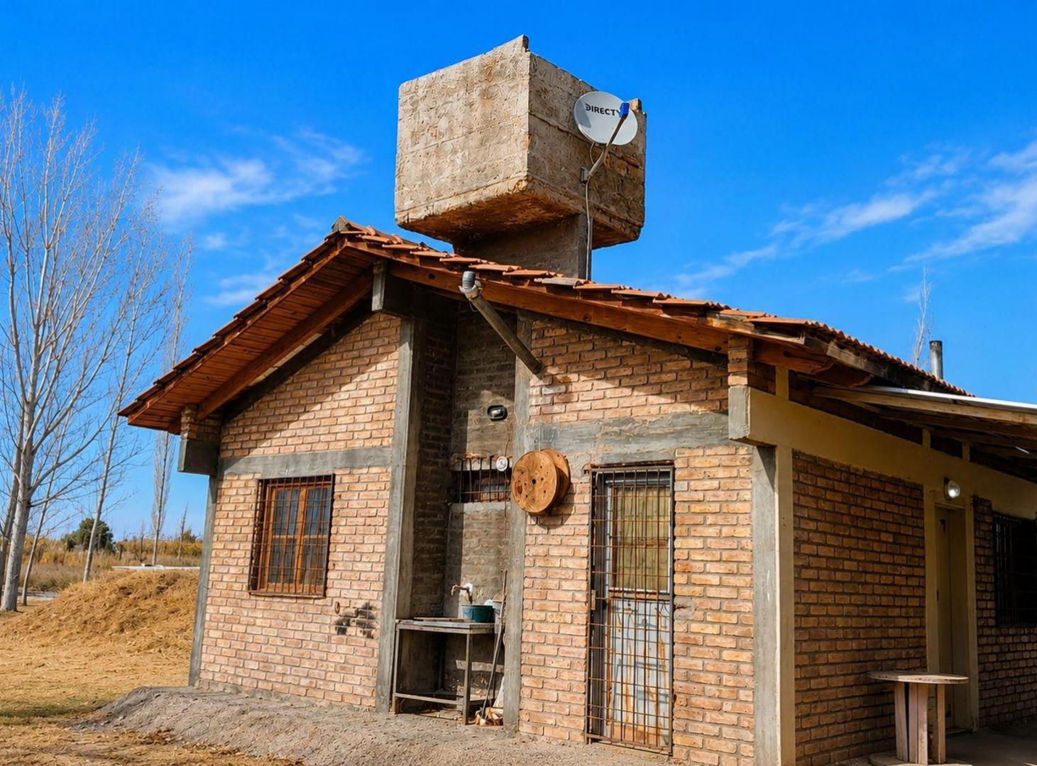 Foto de Venta de 2 casas con finca en Fray Luis Beltran, imagen 1