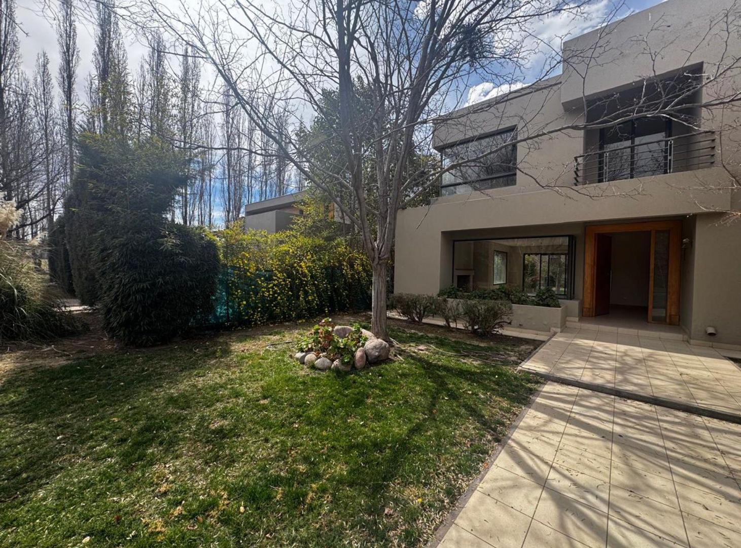 Foto de VENTA CASA BARRIO PRIVADO CHACRAS DE CORIA, imagen 1