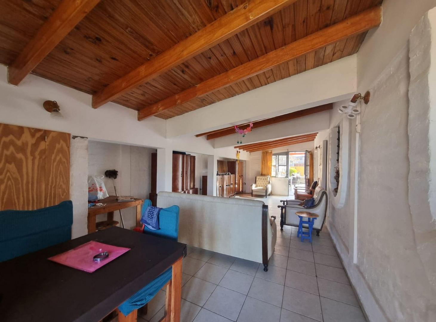 Foto de Venta casa con pileta y dpto en Las Compuertas, imagen 2