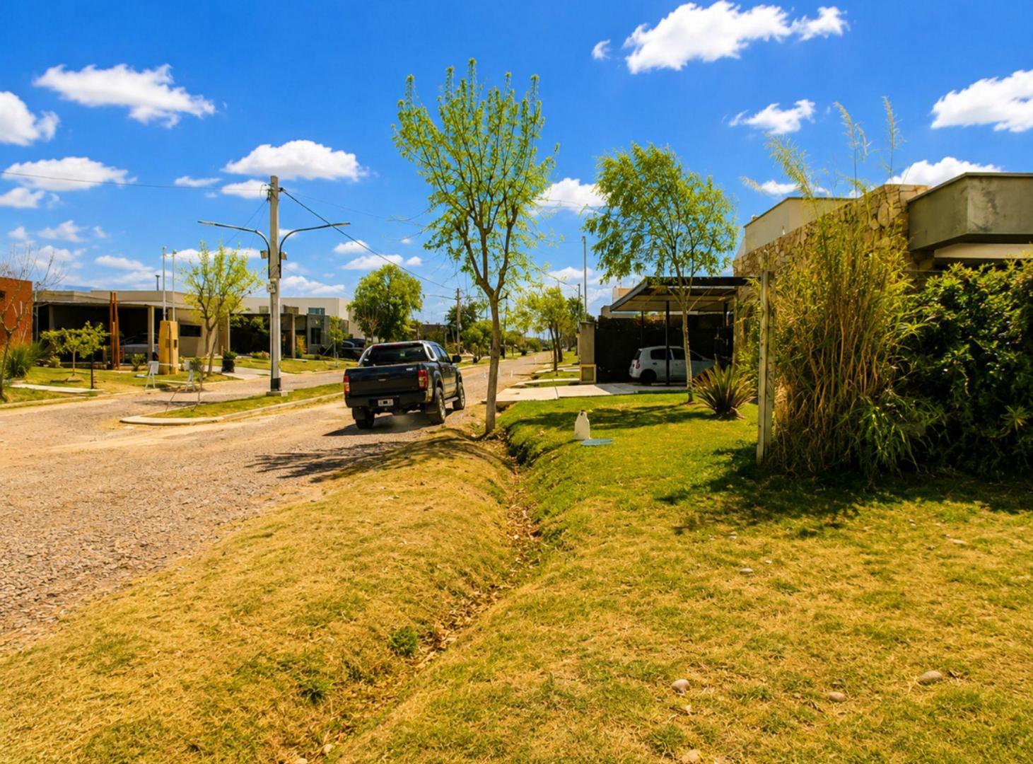 Foto de Lote en venta – Barrio Pinar del Sol III - Luján, imagen 5