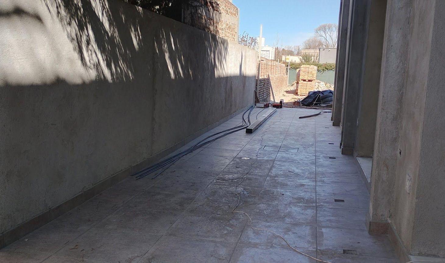 Foto de VENTA LOCAL P/A ALZAGA Y LARREA CHACRAS DE CORIA, imagen 4