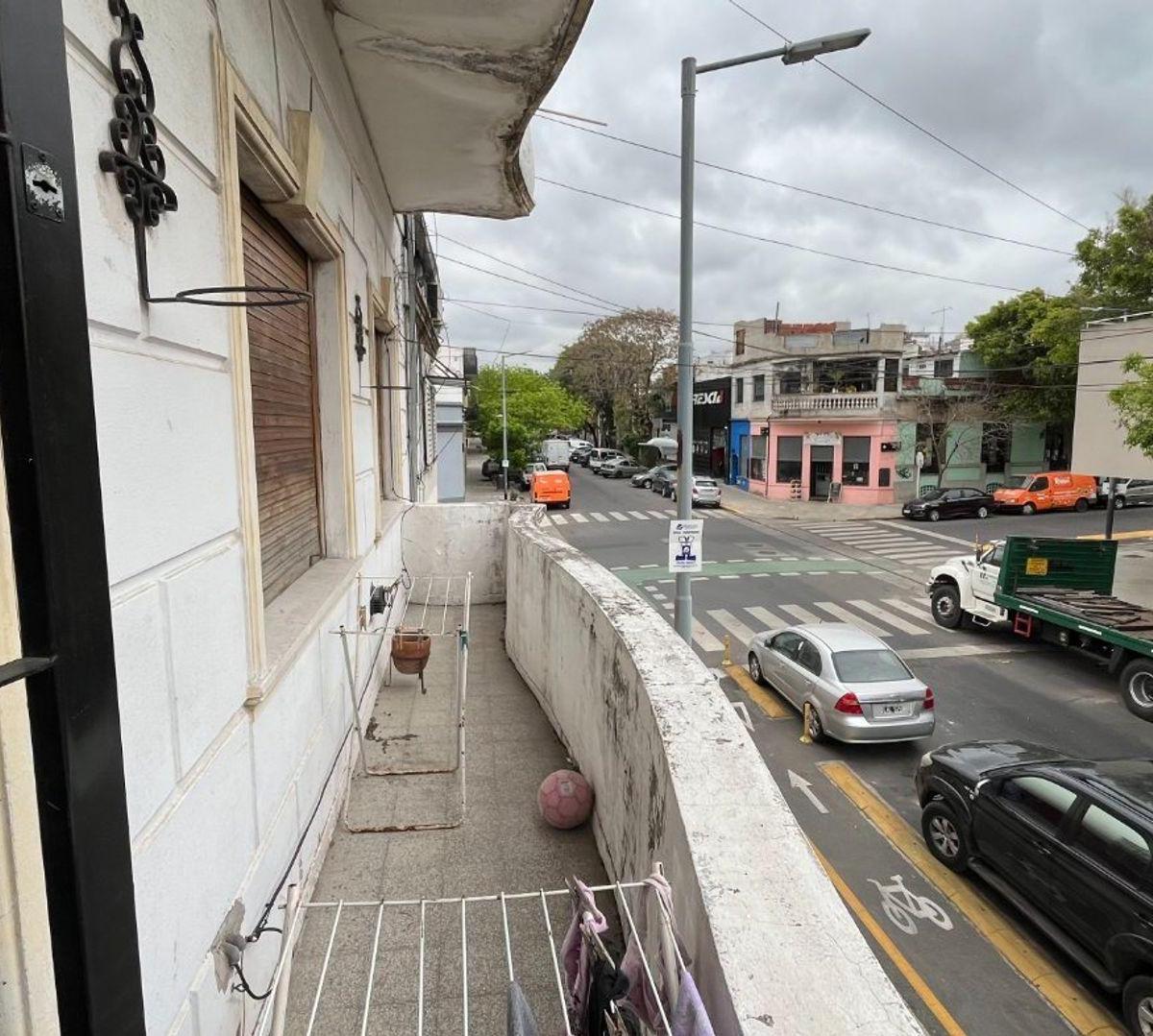 Venta PH 5 Ambientes Zona Boedo, con Balcon, Patio 2
