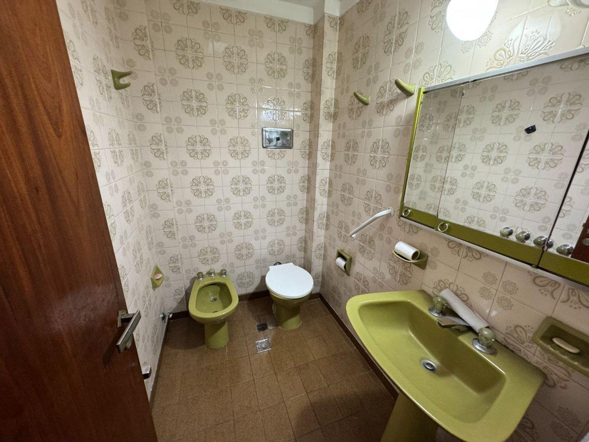 Venta Casa 6 Amb 6 Cocheras Quincho Jardin Parril 2