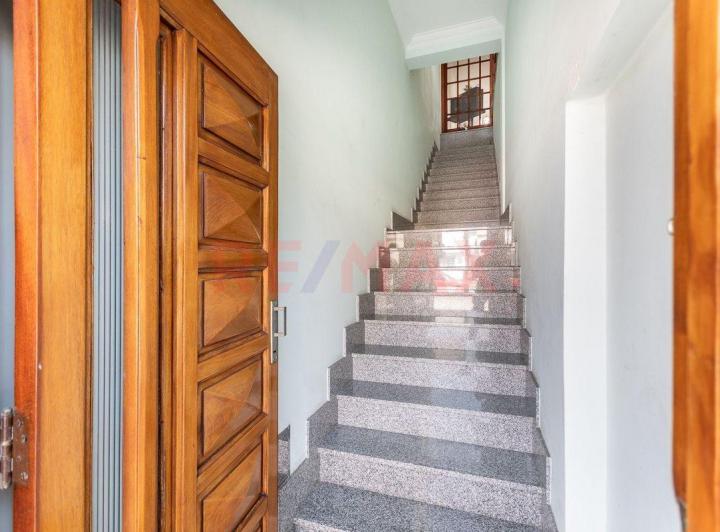 VENTA CASA Y DEPOSITO 5 AMB C/ 7 COCHERAS LANUS 4