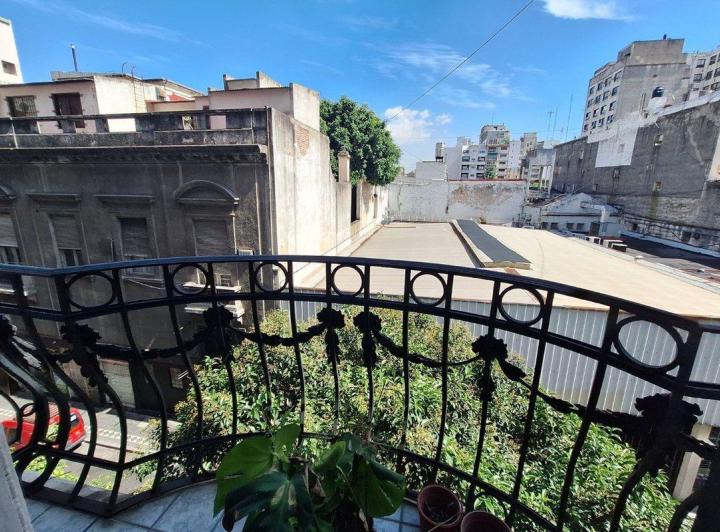 VENTA SEMIPISO 5 AMB BALCON DEP SERVICIO MONSERRAT 1