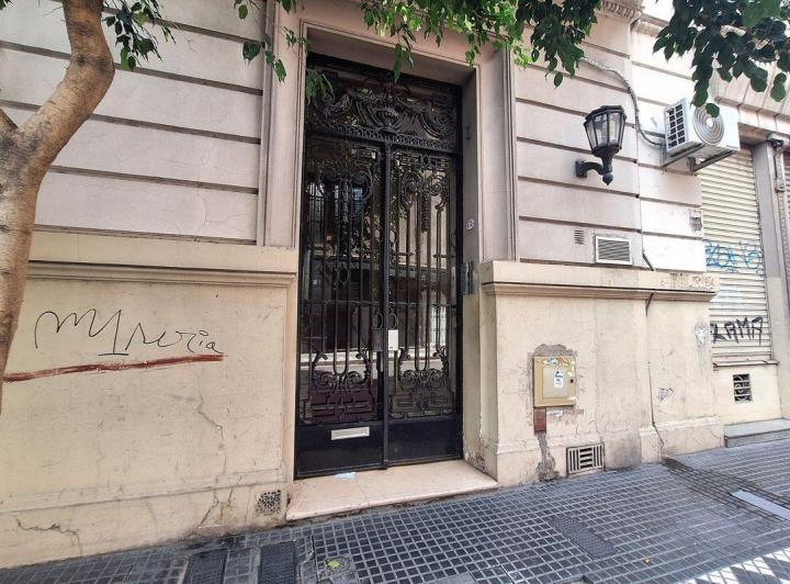 VENTA SEMIPISO 5 AMB BALCON DEP SERVICIO MONSERRAT 4