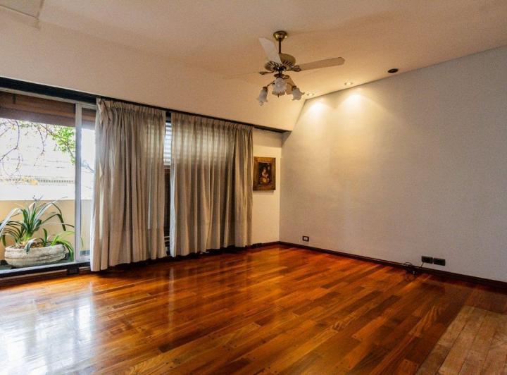 Venta Casa con Local Villa Mitre ESCUCHA OFERTAS 3