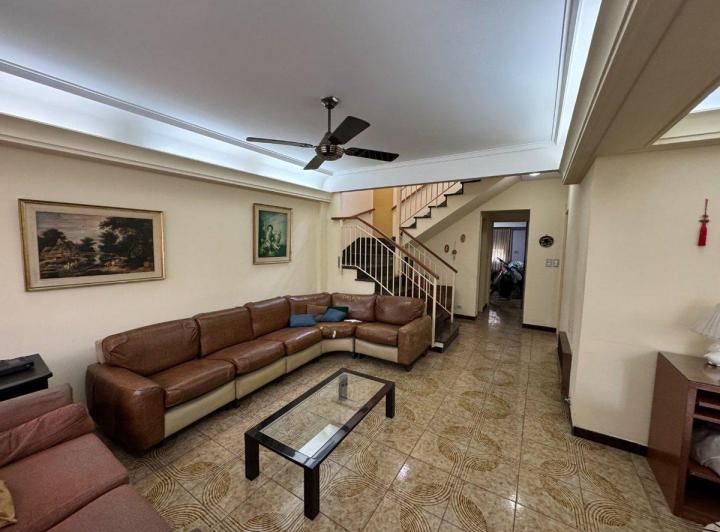VENTA CASA 6 AMB 3 COCHERAS QUINCHO JARDIN PARRIL 5
