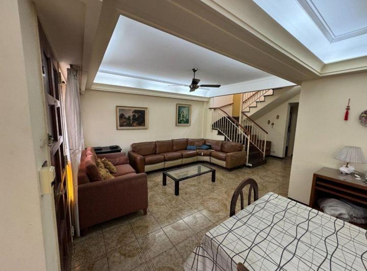 VENTA CASA 6 AMB 3 COCHERAS QUINCHO JARDIN PARRIL 4