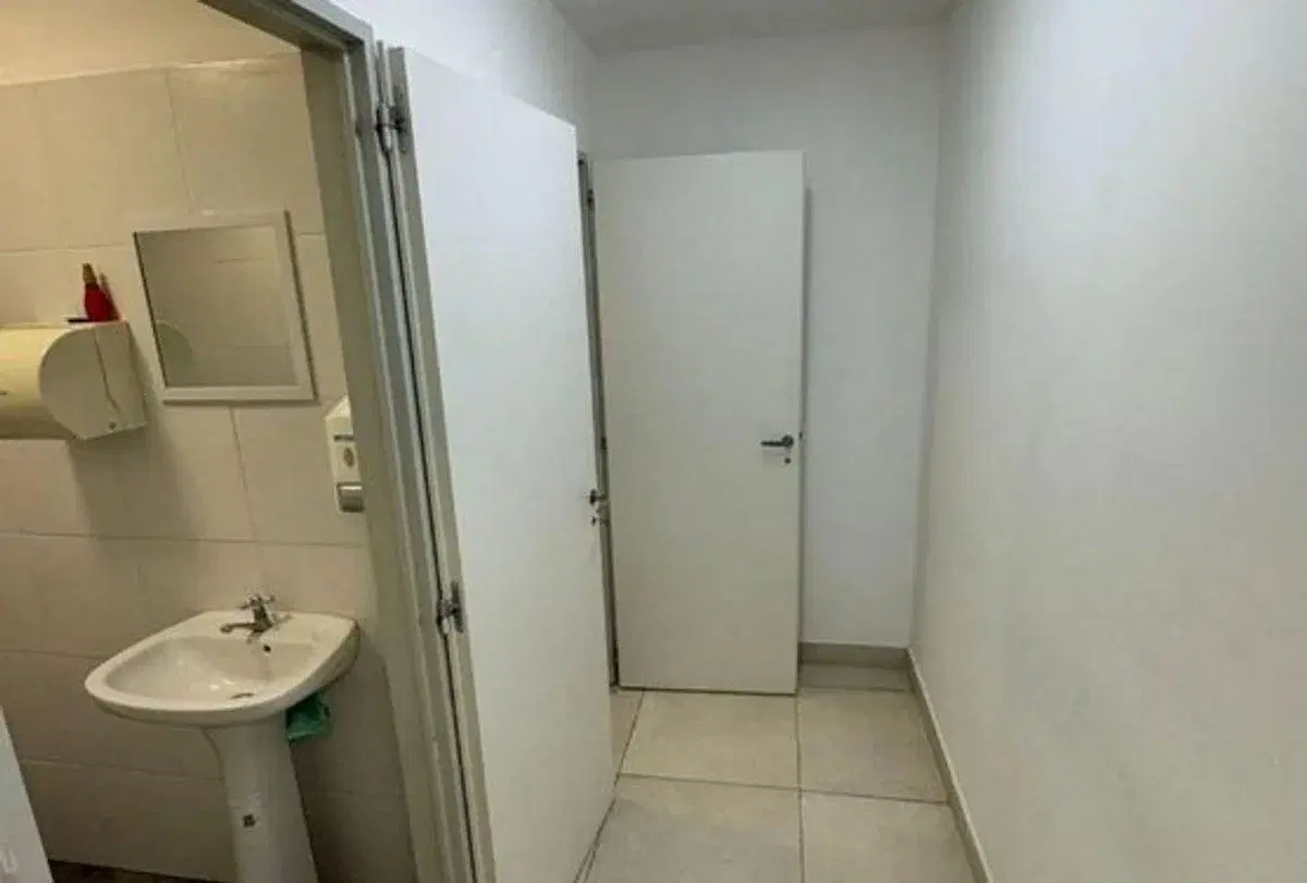 Venta local en Gral San Martín. Al frente, 283 m2 5