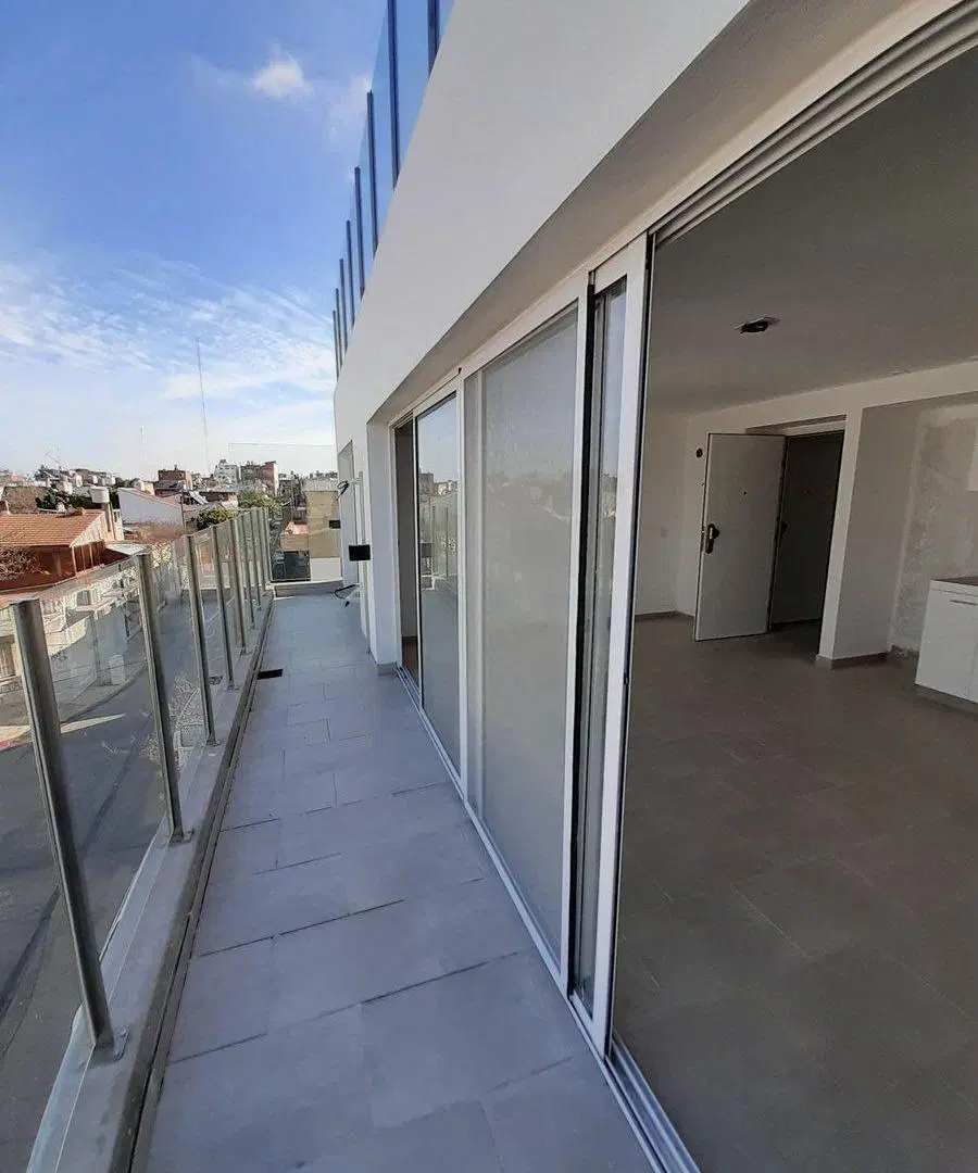 ALQUILER MONOAMBIENTE CON BALCON BARRACAS 2