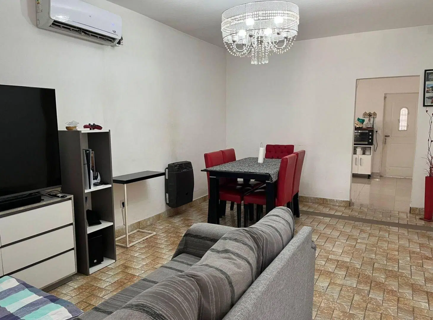 Venta casa 3 ambientes cochera, lavadero, y fondo 5