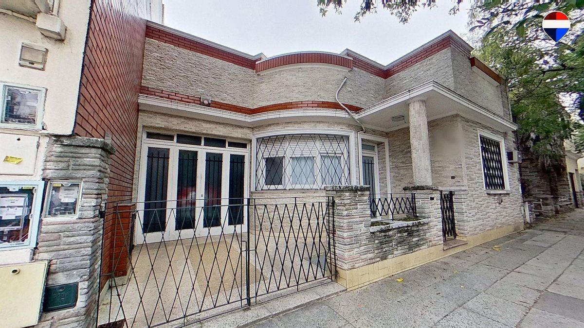 Venta casa 4 amb cochera parrilla  Monte Castro